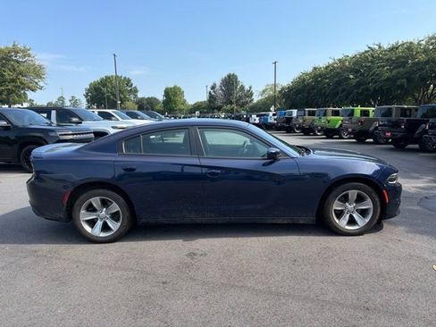 Used 2015 Dodge Charger SE w/ Sport Appearance Group RWD image 2