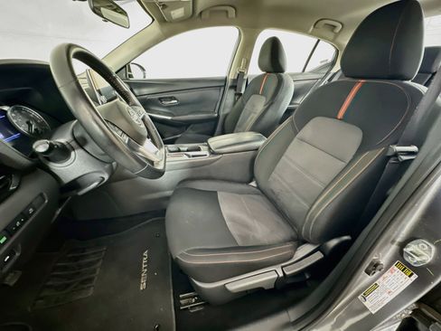 Used 2025 Nissan Sentra SR FWD image 13