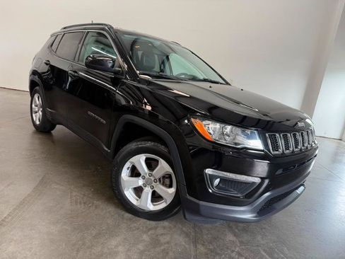 Used 2018 Jeep Compass Latitude FWD image 22