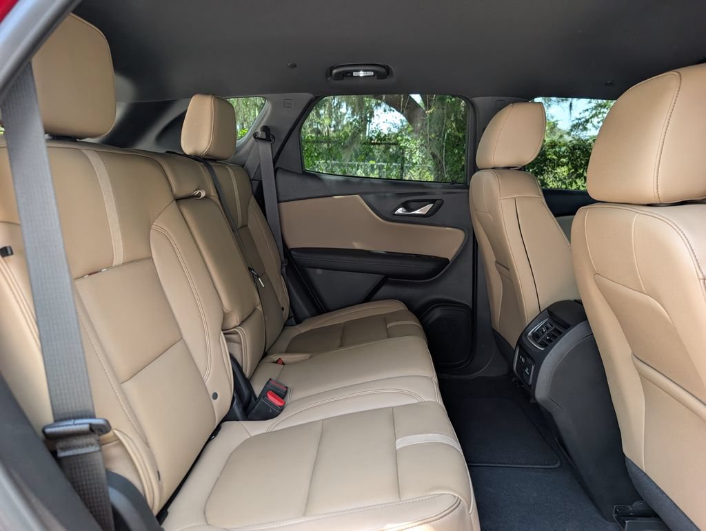 Used 2024 Chevrolet Blazer Premier w/ Enhanced Convenience Package FWD image 19