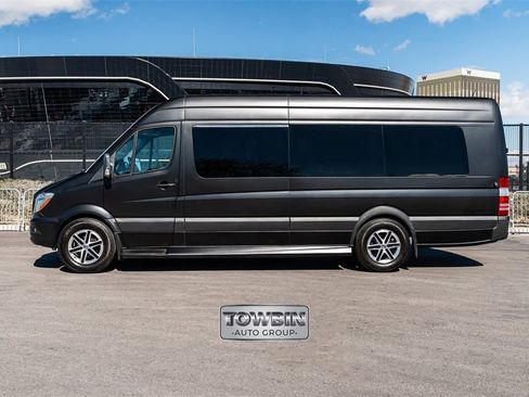 Used 2017 Mercedes-Benz Sprinter 2500 image 6