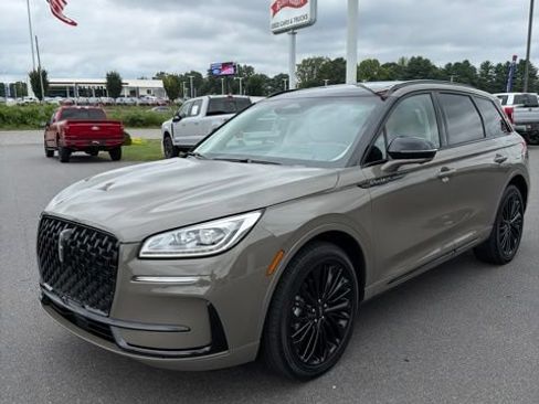 Used 2025 Lincoln Corsair Reserve w/ Equipment Group 202A AWD/4WD image 1