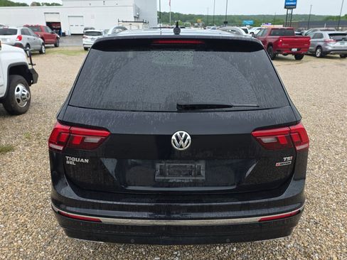 Used 2018 Volkswagen Tiguan SEL AWD/4WD image 5