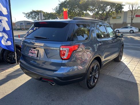 Used 2018 Ford Explorer XLT w/ Equipment Group 202A image 9