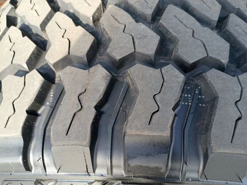 Used 2017 Ford F250 Platinum w/ FX4 Off-Road Package image 40