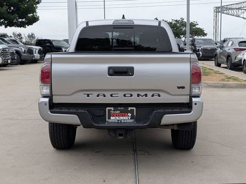 Used 2021 Toyota Tacoma TRD Sport w/ Technology Package AWD/4WD image 7