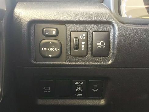 Used 2022 Toyota 4Runner Limited AWD/4WD image 25