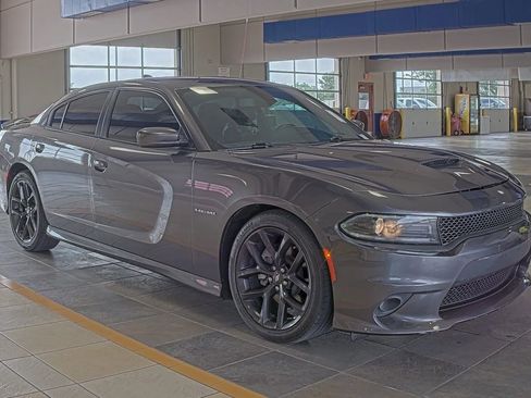 Used 2022 Dodge Charger R/T RWD image 4