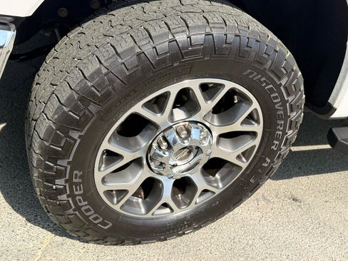 Used 2021 Ford F250 Lariat w/ Lariat Value Package image 8