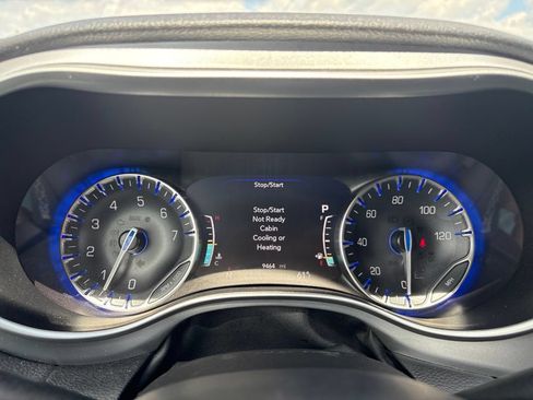 Used 2023 Chrysler Pacifica Touring-L w/ S Appearance Package AWD/4WD image 16