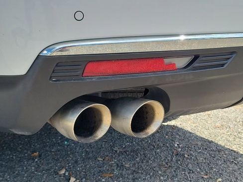 Certified 2023 Chevrolet Suburban Premier image 10