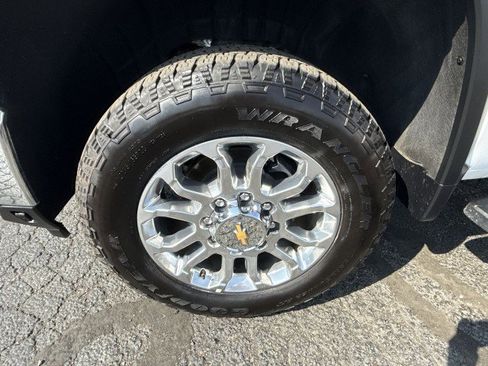 Certified 2025 Chevrolet Silverado 3500 LTZ w/ LTZ Premium Package image 10