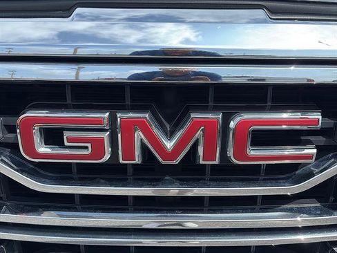 Used 2025 GMC Sierra 1500 SLT AWD/4WD image 11