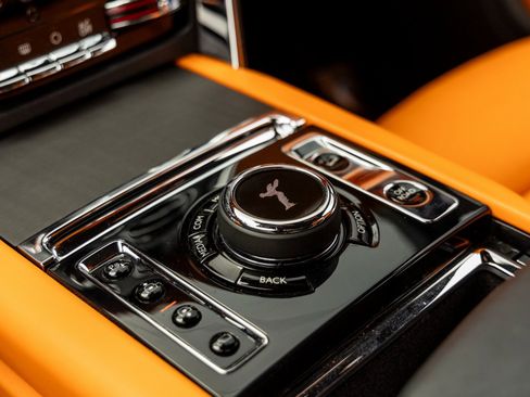 Used 2022 Rolls-Royce Cullinan image 34