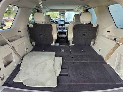 Used 2021 Lincoln Navigator Reserve w/ Luxury Package image 13