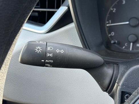 Used 2025 Toyota Corolla LE image 26