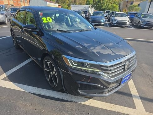 Used 2020 Volkswagen Passat 2.0T R-Line image 4