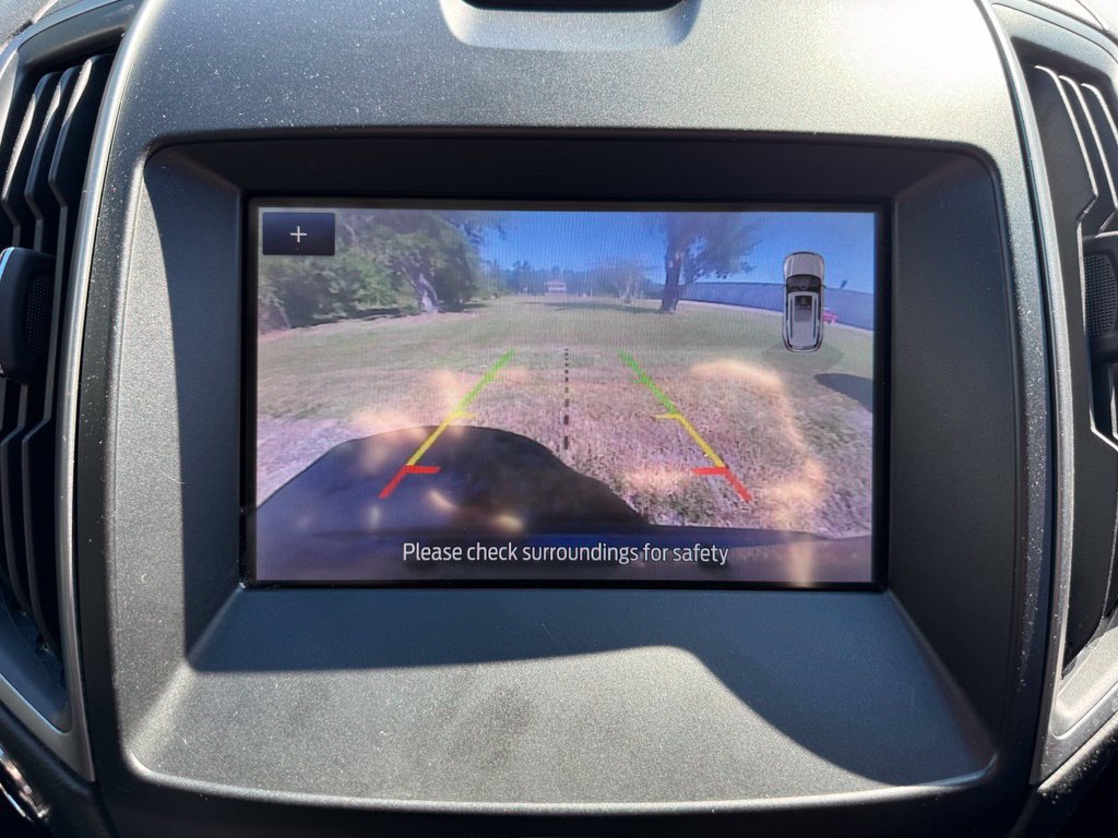 Used 2020 Ford Edge SE FWD image 22