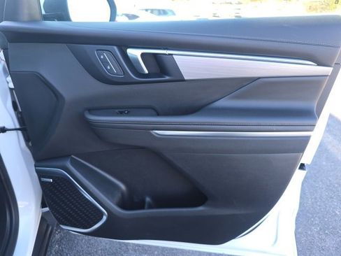 Certified 2025 Buick Enclave Preferred image 42