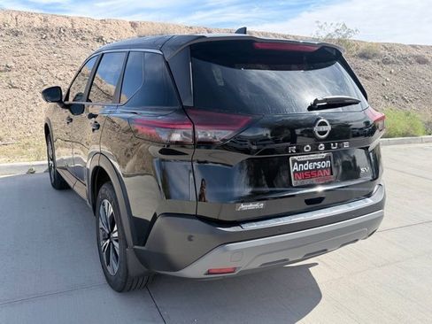 Used 2023 Nissan Rogue SV image 5