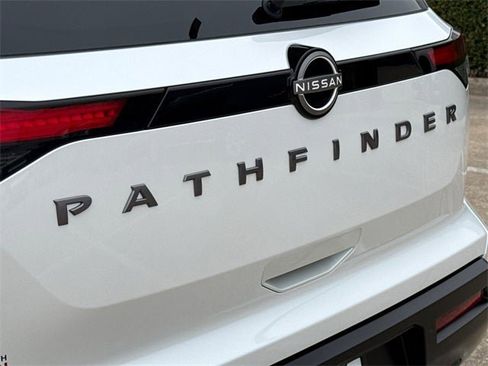 New 2026 Nissan Pathfinder SV image 10