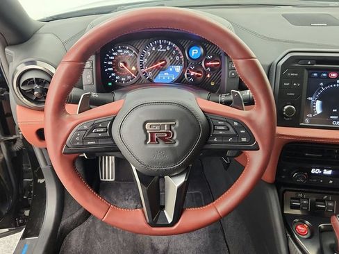 Used 2020 Nissan GT-R Premium w/ Premium Interior Package AWD/4WD image 30