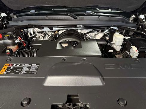 Used 2018 GMC Yukon Denali RWD image 8