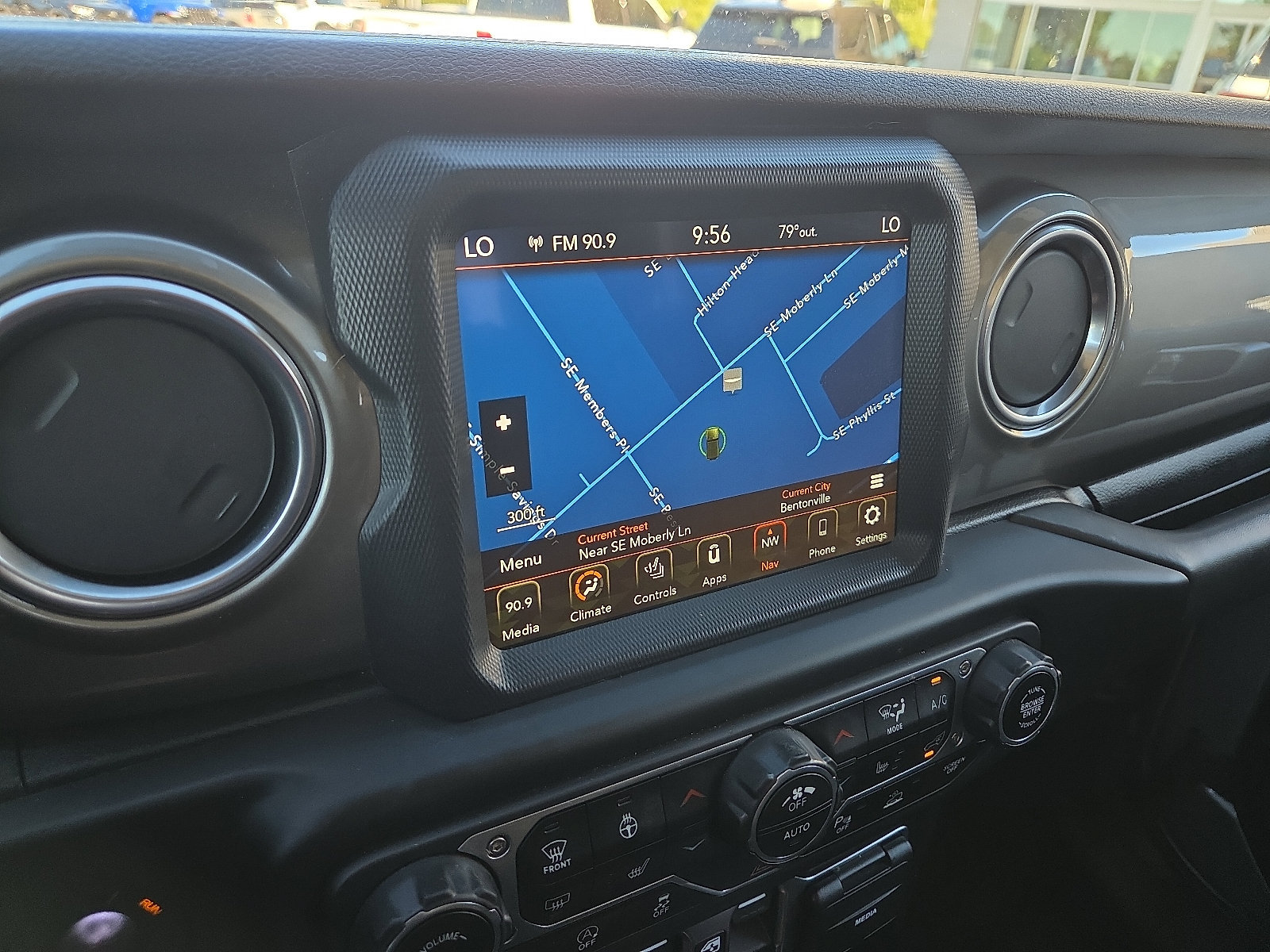 Used 2020 Jeep Gladiator Overland AWD/4WD image 16