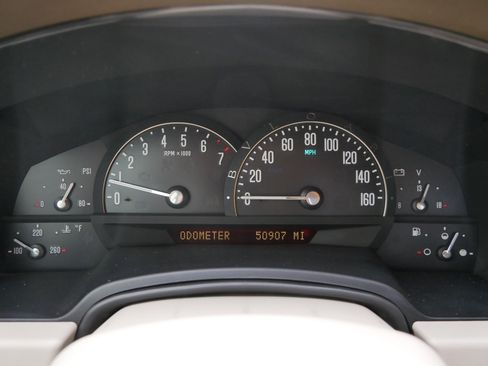 Used 2005 Cadillac XLR RWD image 15