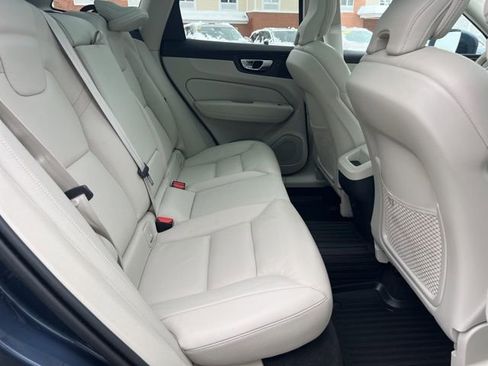 Certified 2023 Volvo XC60 B5 Plus w/ Climate Package image 19