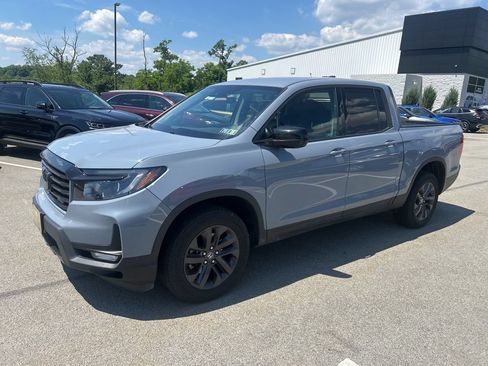 Used 2023 Honda Ridgeline Sport image 3
