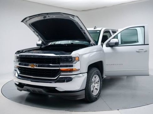 Used 2019 Chevrolet Silverado 1500 LT RWD image 17