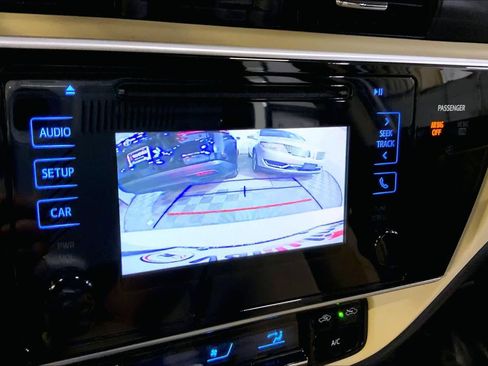 Used 2017 Toyota Corolla LE image 26