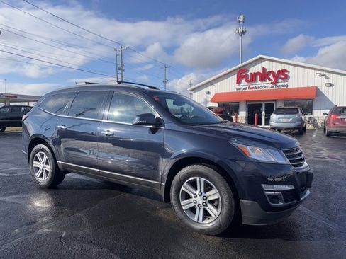 Used 2015 Chevrolet Traverse LT image 1