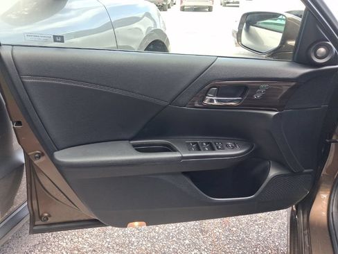 Certified 2017 Honda Accord Touring image 26