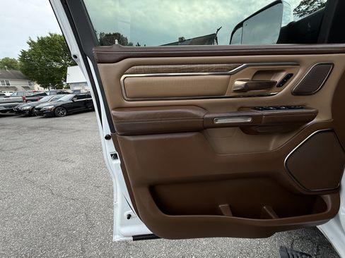 Used 2019 RAM 1500 Limited AWD/4WD image 12