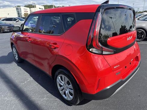 Used 2025 Kia Soul LX image 7