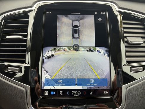 Used 2024 Volvo XC90 B6 Ultimate w/ Protection Package Premier AWD/4WD image 25