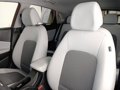 Used 2023 Hyundai Kona SE w/ Cargo Package image 11