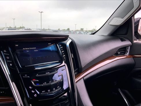Used 2016 Cadillac Escalade ESV Luxury AWD/4WD image 35