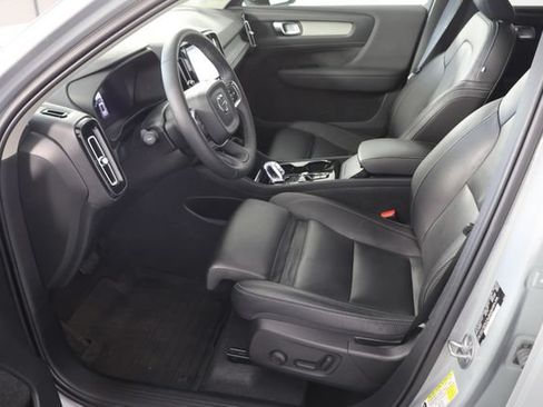 Used 2024 Volvo XC40 B5 Plus AWD/4WD image 19