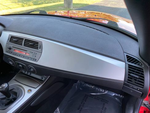 Used 2004 BMW Z4 2.5i image 39