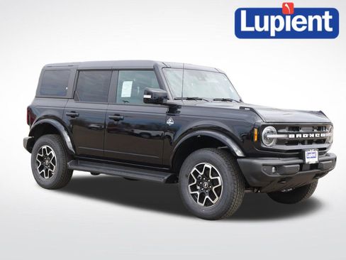 New 2025 Ford Bronco Outer Banks AWD/4WD image 1