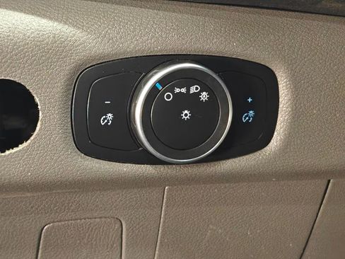 Used 2021 Ford Transit 350 DRW RWD image 9