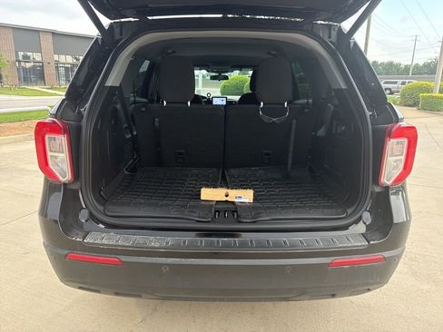 Used 2021 Ford Explorer XLT RWD image 9