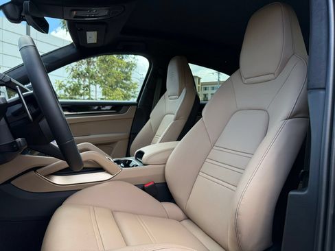 New 2026 Porsche Cayenne Turbo AWD/4WD image 5