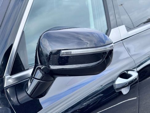 Used 2022 Kia Telluride SX image 11