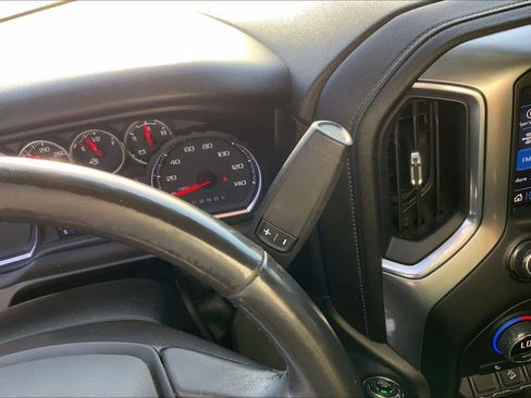 Used 2021 Chevrolet Silverado 1500 LT Trail Boss w/ Convenience Package II AWD/4WD image 16