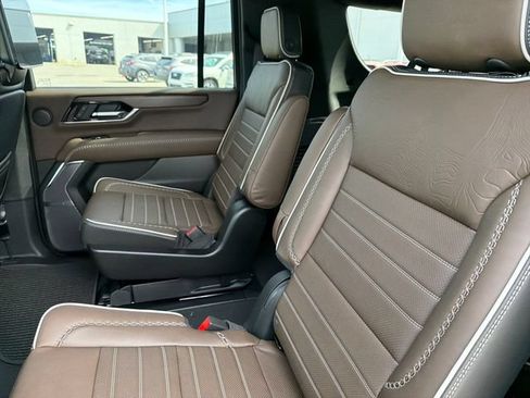 New 2026 GMC Yukon XL Denali Ultimate AWD/4WD image 19