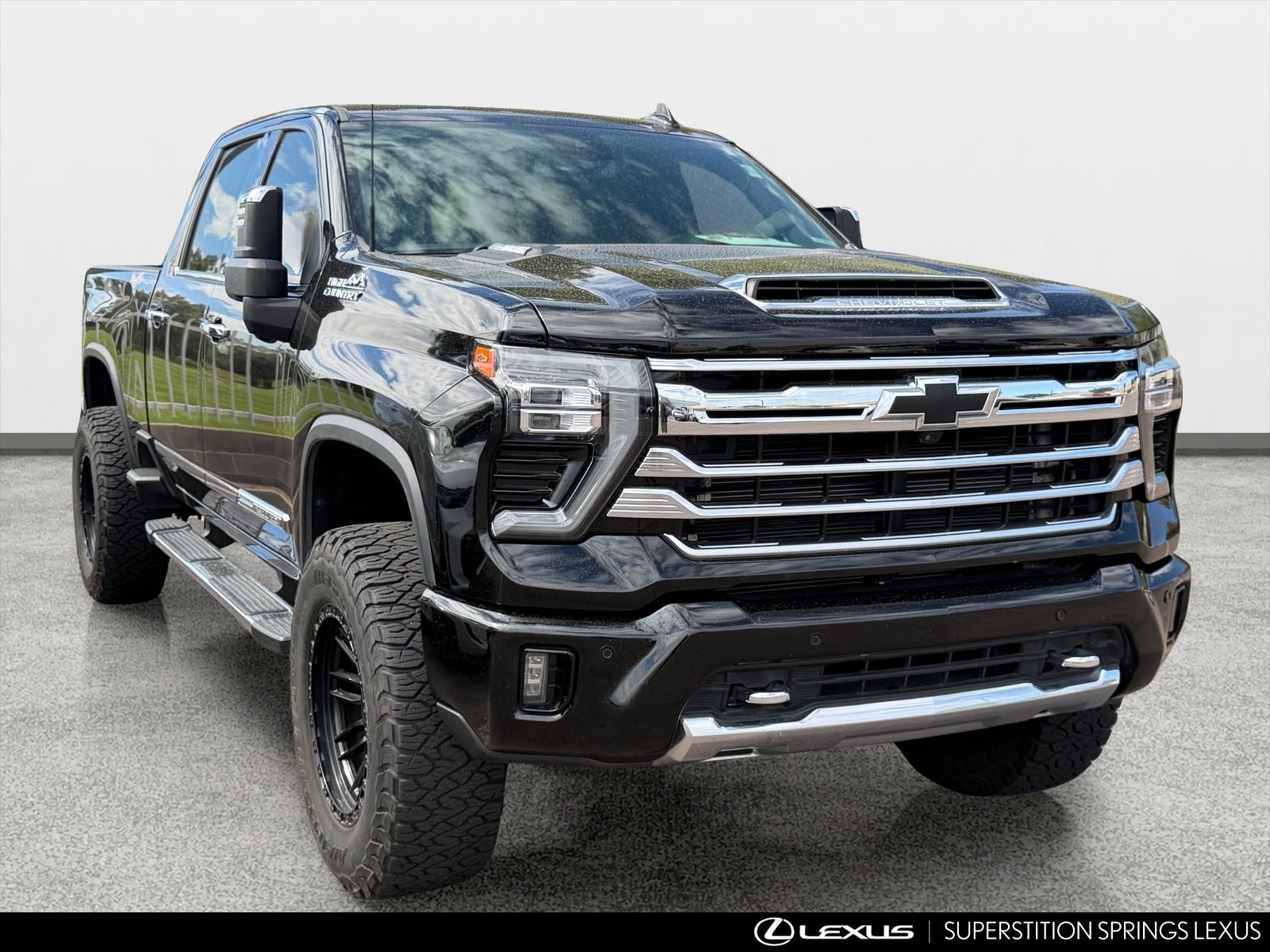 Used 2025 Chevrolet Silverado 2500 High Country AWD/4WD image 2